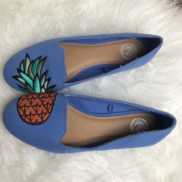 Blue Pineapple Slip-On Flats Size 7 Medium - Picture 2 of 8